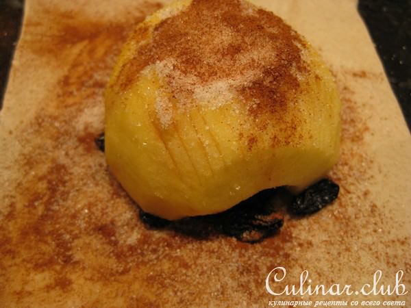 Яблоки с изюмом и корицей в конвертиках