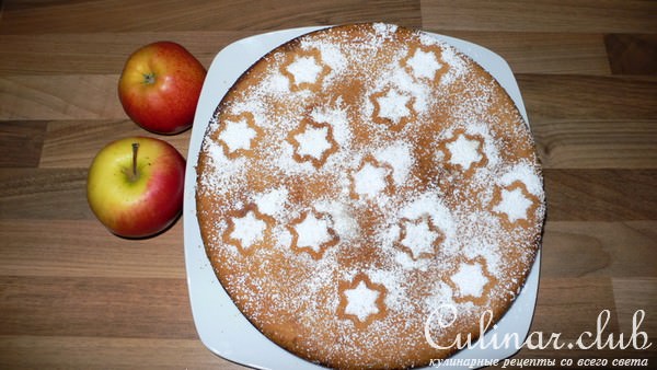 Яблочный пирог с печеньями 