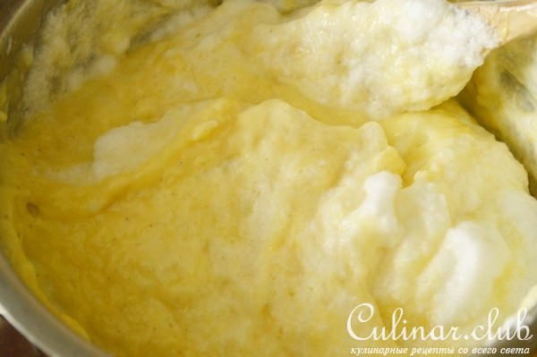 Нежный рулет с курицей и сливочным сыром.
