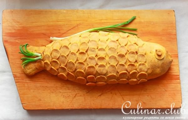 Рыба и курица в морковном тесте.
