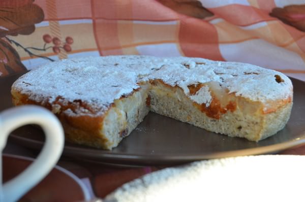 Овсяный пирог с яблоками и сыром в мультиварке