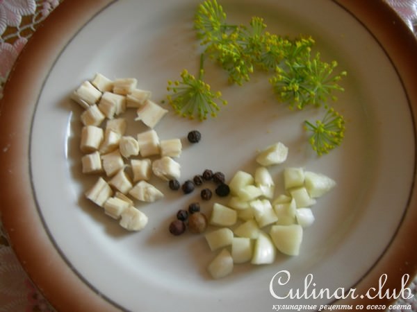 Корнишоны маринованные