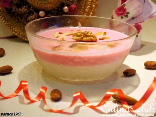 Желе из йогурта с орехами „Розовые мечты“