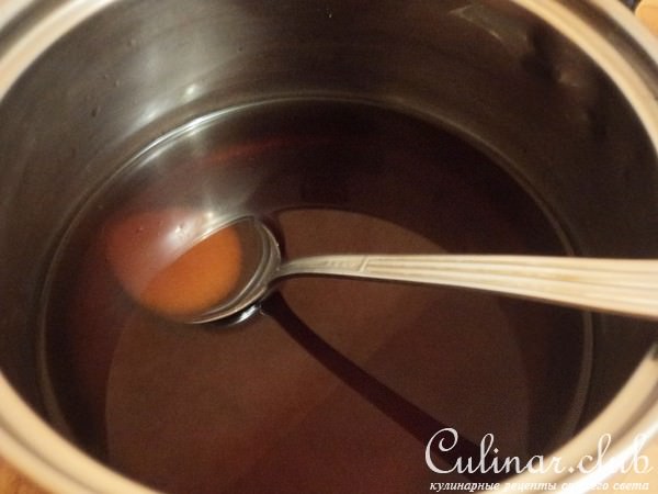 Грушевая панна котта с кофейным соусом и карамелизированными грушами