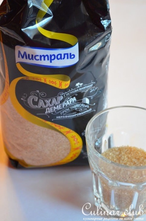 Панакота с карамельной хурмой и гранатом