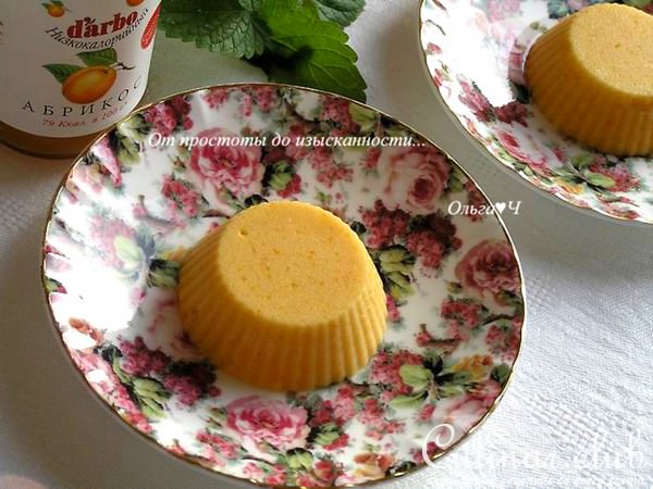 Пирожное-суфле с хурмой и абрикосовым конфитюром Darbo “Оранжевые облака"