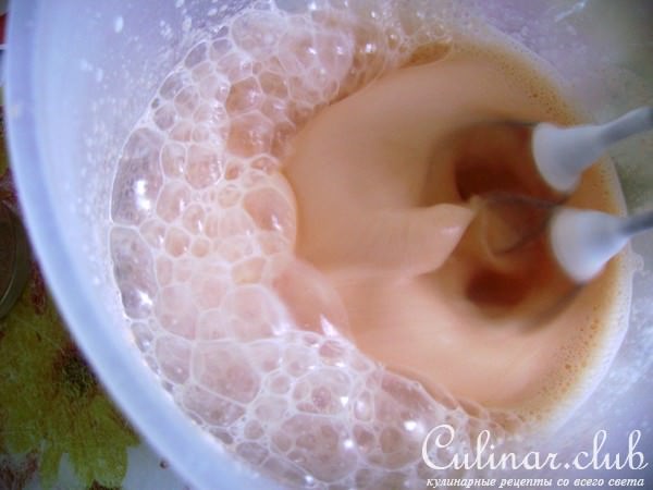 Мусс со вкусом персика «Небесное наслаждение»( по мотивам десерта «Птичье молоко»). 